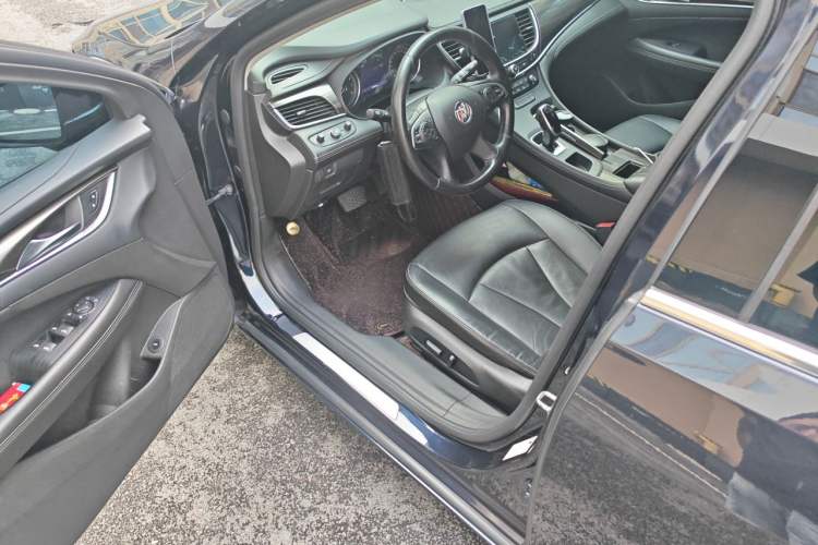 Used Buick LaCrosse 2022 552T Luxury Version Driver Seat