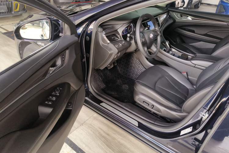 Used Buick LaCrosse 2022 552T Luxury Version Driver Seat