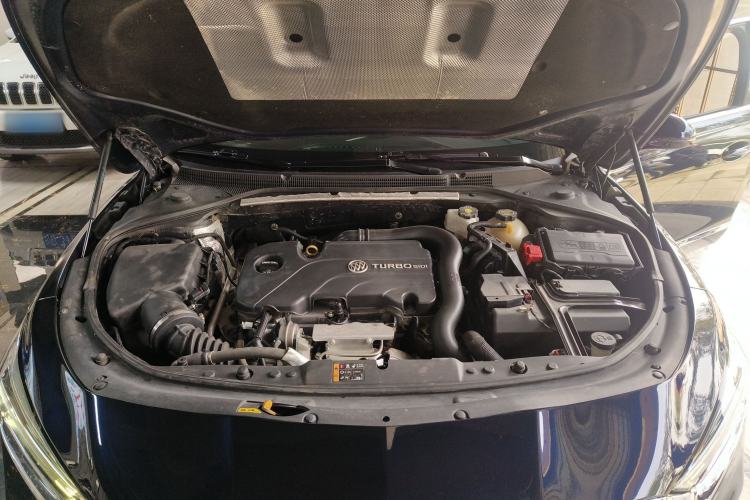 Used Buick LaCrosse 2022 552T Luxury Version Engine Bay
