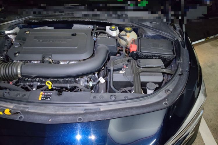 Used Buick LaCrosse 2022 652T Luxury Version Engine Bay Left