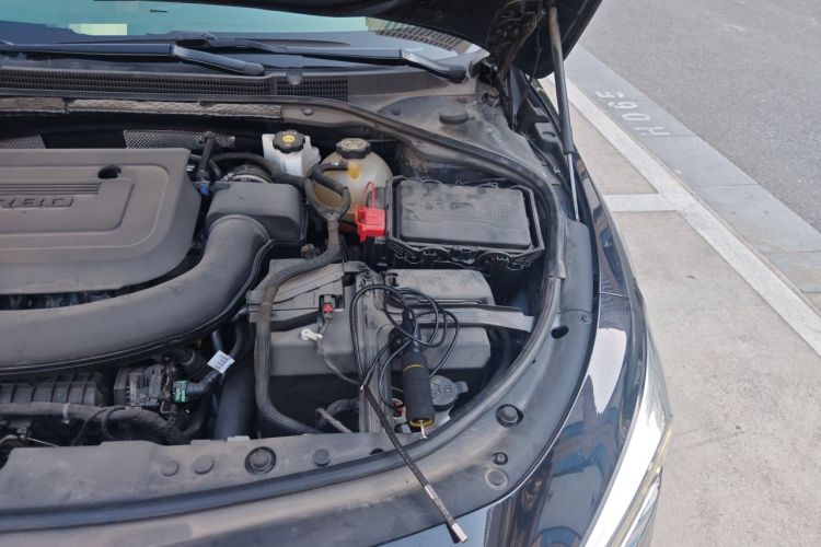 Used Buick LaCrosse 2022 652T Luxury Version Engine Bay Left