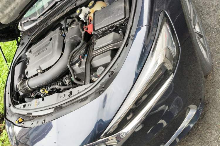 Used Buick LaCrosse 2022 652T Luxury Version Engine Bay Left