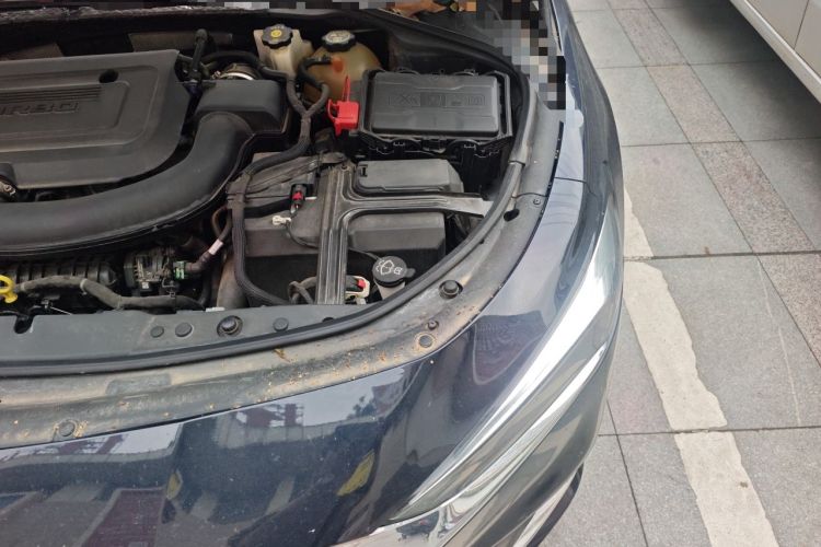 Used Buick LaCrosse 2022 652T Luxury Version Engine Bay Left