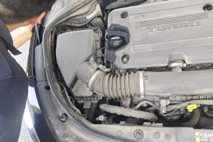 Used Buick LaCrosse 2022 652T Luxury Version Engine Bay Right