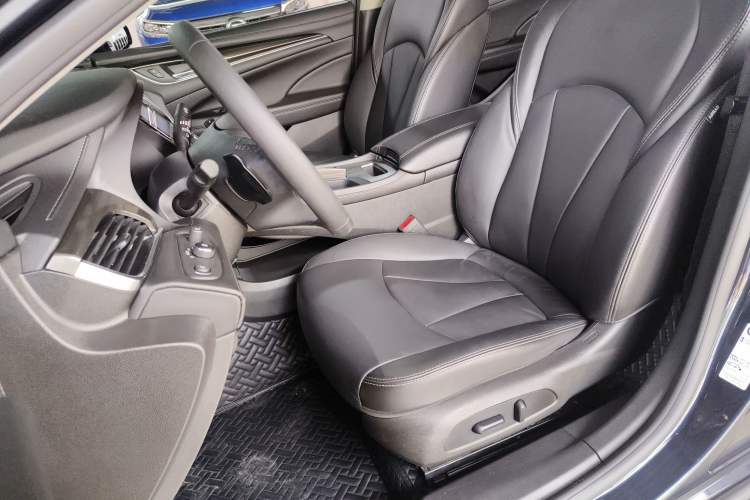 Used Buick LaCrosse 2022 552T Luxury Version Left Front Seat
