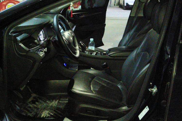 Used Buick LaCrosse 2022 552T Luxury Version Left Front Seat