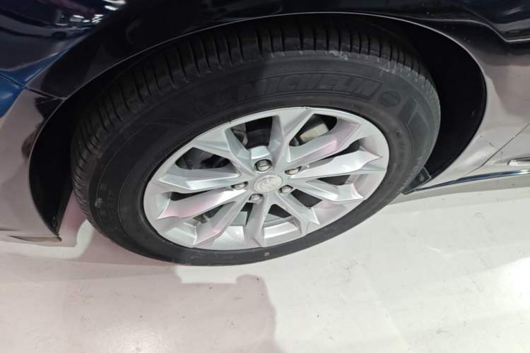 Used Buick LaCrosse 2022 552T Luxury Version Left Front Wheel Hub