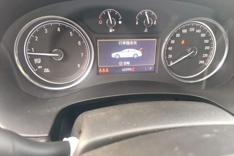 Used Buick LaCrosse 2022 652T Luxury Version Odometer Close Up