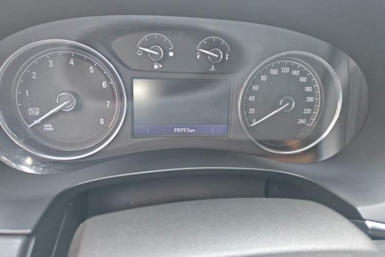 Used Buick LaCrosse 2022 552T Luxury Version Odometer Close Up