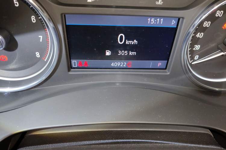 Used Buick LaCrosse 2022 652T Luxury Version Odometer Close Up
