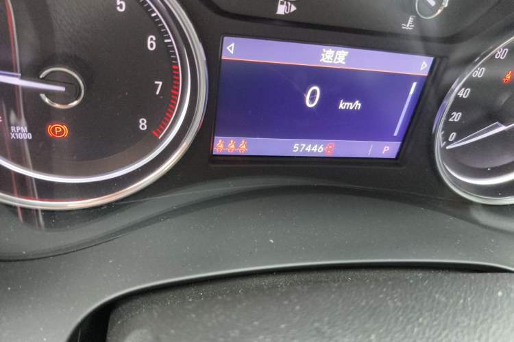 Used Buick LaCrosse 2022 652T Luxury Version Odometer Close Up