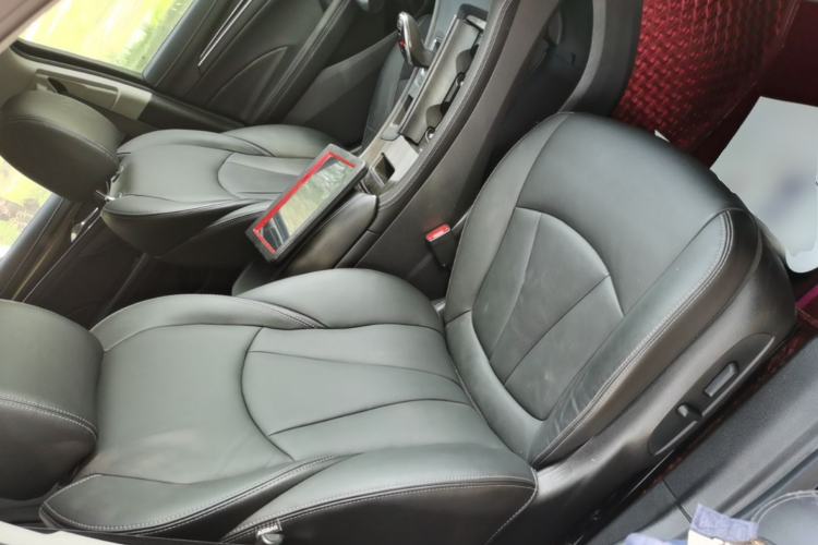 Used Buick LaCrosse 2022 652T Luxury Version Right Front Seat