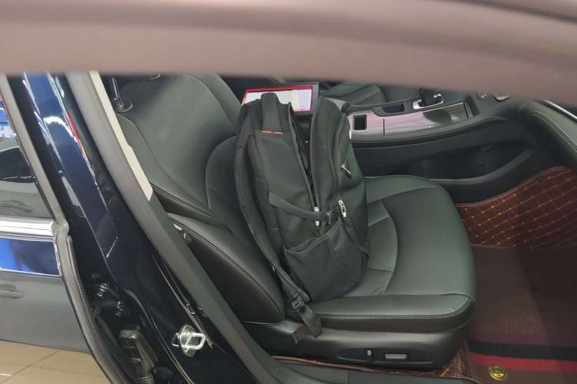 Used Buick LaCrosse 2022 652T Luxury Version Right Front Seat