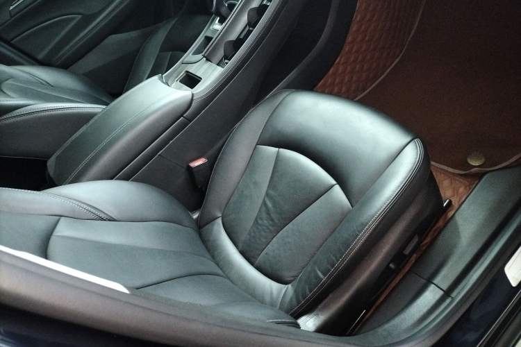 Used Buick LaCrosse 2022 552T Luxury Version Right Front Seat
