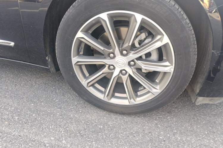 Used Buick LaCrosse 2022 652T Luxury Version Right Front Wheel Hub