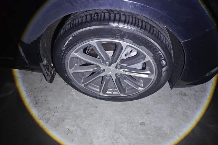 Used Buick LaCrosse 2022 652T Luxury Version Right Front Wheel Hub