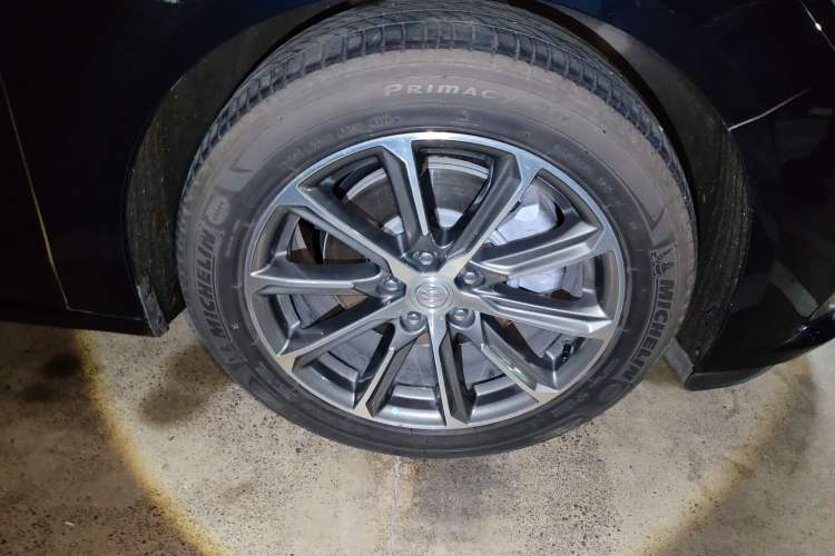 Used Buick LaCrosse 2022 652T Luxury Version Right Front Wheel Hub