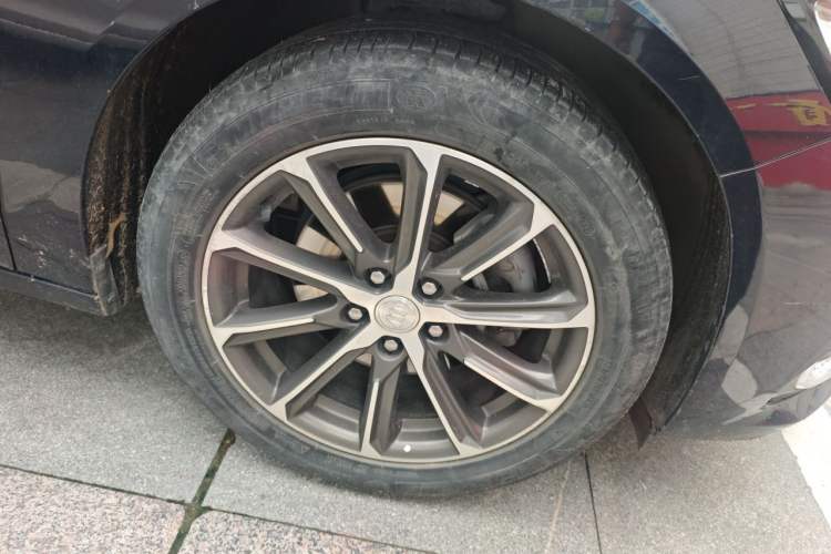Used Buick LaCrosse 2022 652T Luxury Version Right Front Wheel Hub