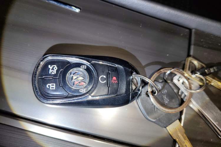 Used Buick LaCrosse 2022 652T Luxury Version Vehicle Key