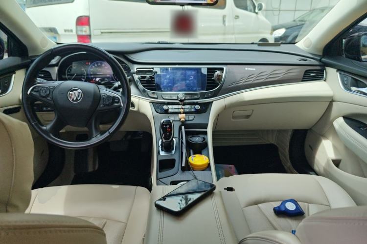 Used Buick LaCrosse 2022 Avenir Avia First Edition Center Console