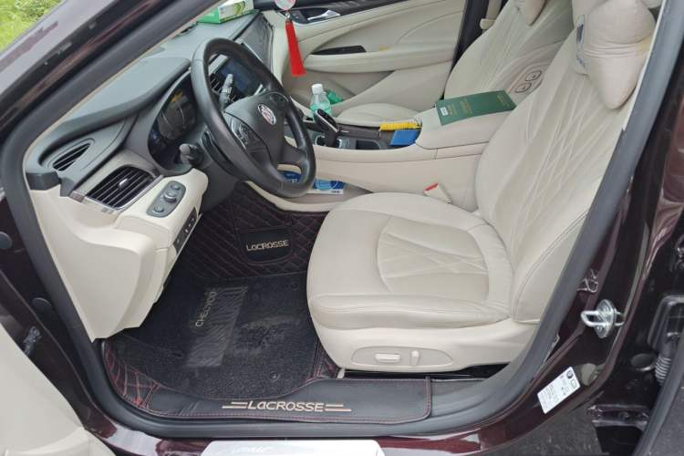 Used Buick LaCrosse 2022 Avenir Avia First Edition Left Front Seat