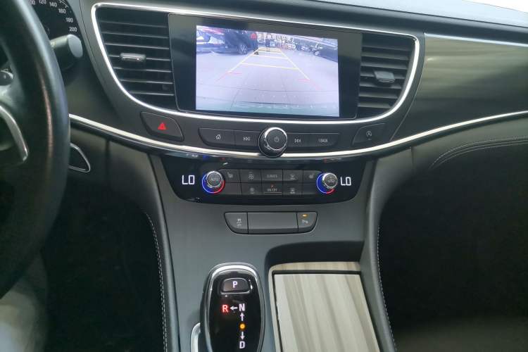 Used Buick LaCrosse 2022 552T Luxury Version Audio And AC Panel