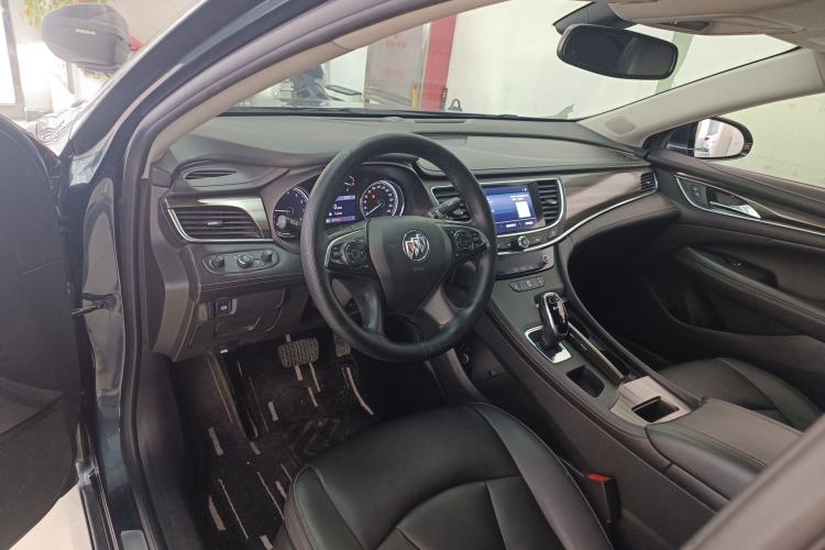 Used Buick LaCrosse 2022 552T Luxury Version Center Console
