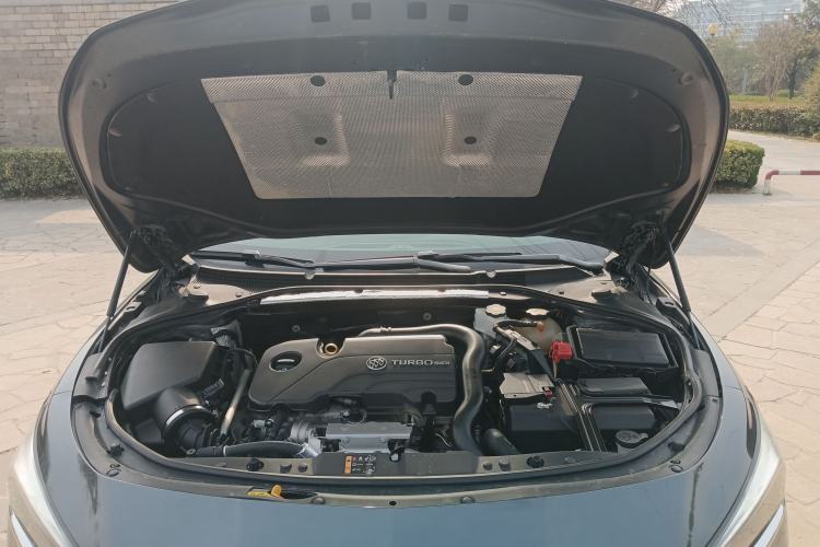 Used Buick LaCrosse 2022 552T Luxury Version Engine Bay