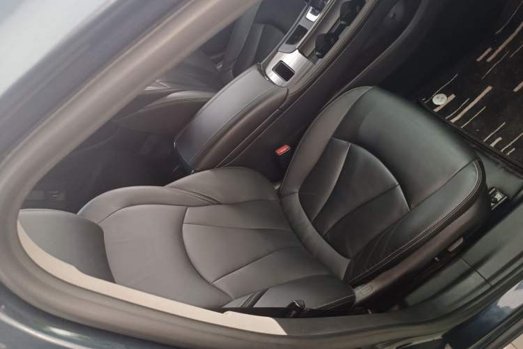 Used Buick LaCrosse 2022 552T Luxury Version Right Front Seat