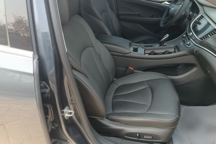 Used Buick LaCrosse 2022 552T Luxury Version Right Front Seat