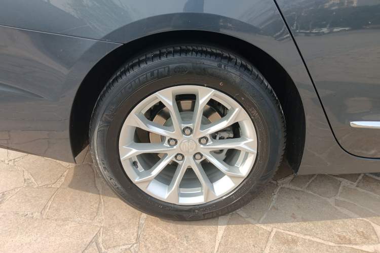 Used Buick LaCrosse 2022 552T Luxury Version Right Rear Wheel Hub