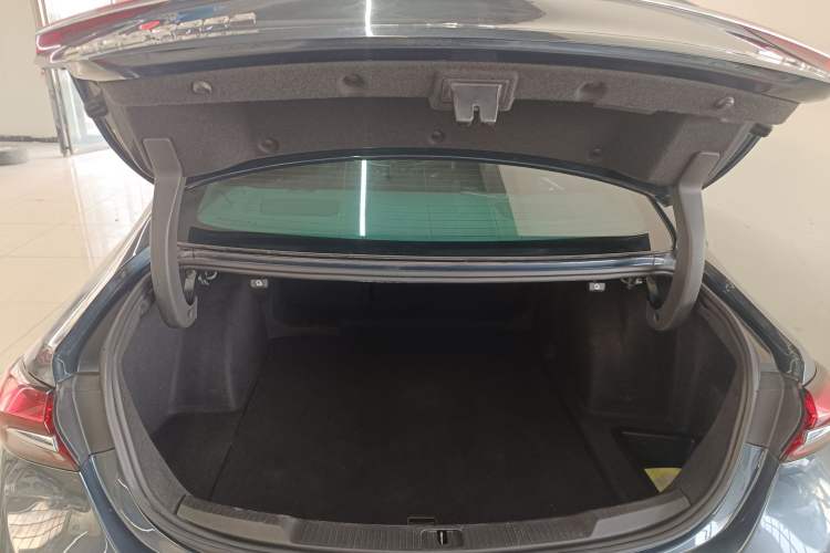 Used Buick LaCrosse 2022 552T Luxury Version Trunk