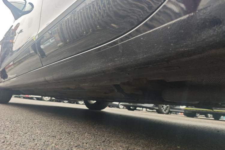 Used Buick LaCrosse 2022 552T Luxury Version Left Side Sill