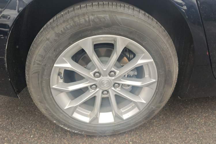 Used Buick LaCrosse 2022 552T Luxury Version Right Rear Wheel Hub