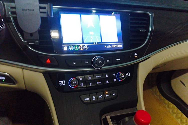 Used Buick LaCrosse 2022 Avenir Avia First Edition Audio And AC Panel