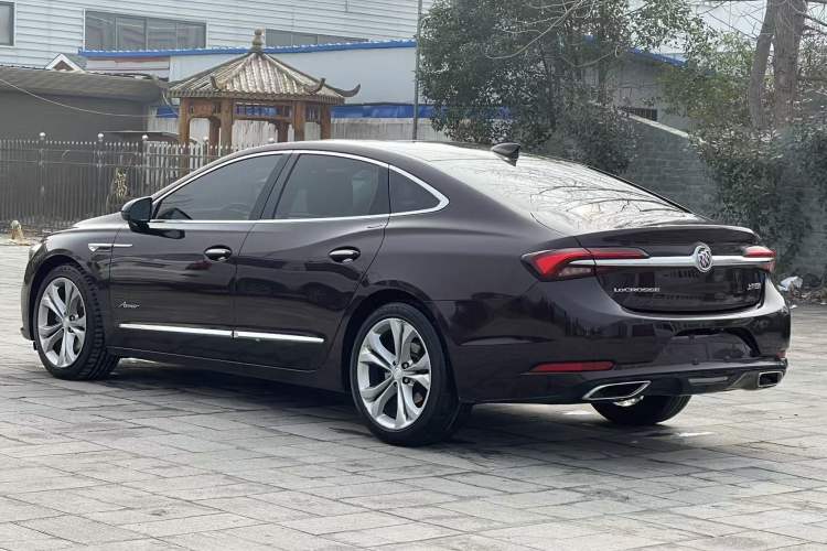 Used Buick LaCrosse 2022 Avenir Avia First Edition Exterior 5