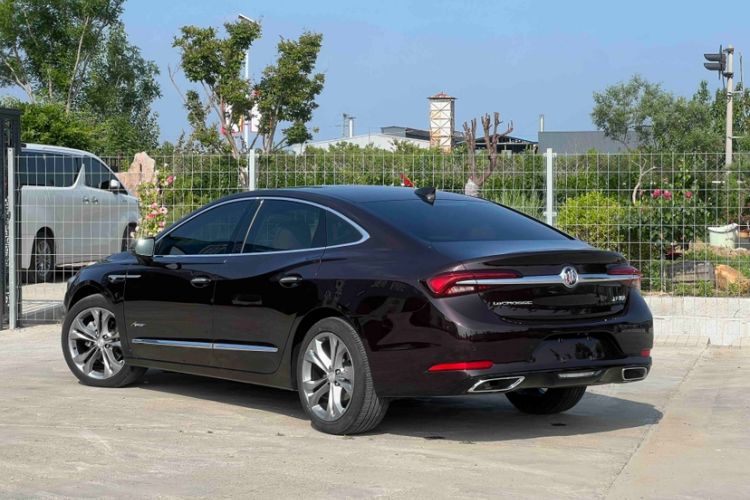 Used Buick LaCrosse 2022 Avenir Avia First Edition Exterior 6