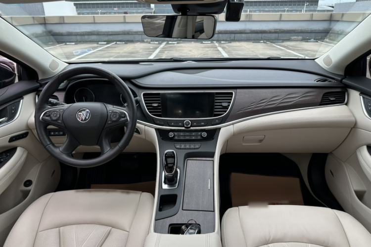 Used Buick LaCrosse 2022 Avenir Avia First Edition Interior 2