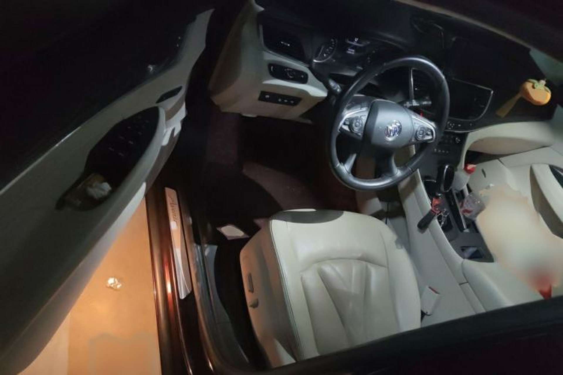 Used Buick LaCrosse 2022 Avenir Avia First Edition Interior 3