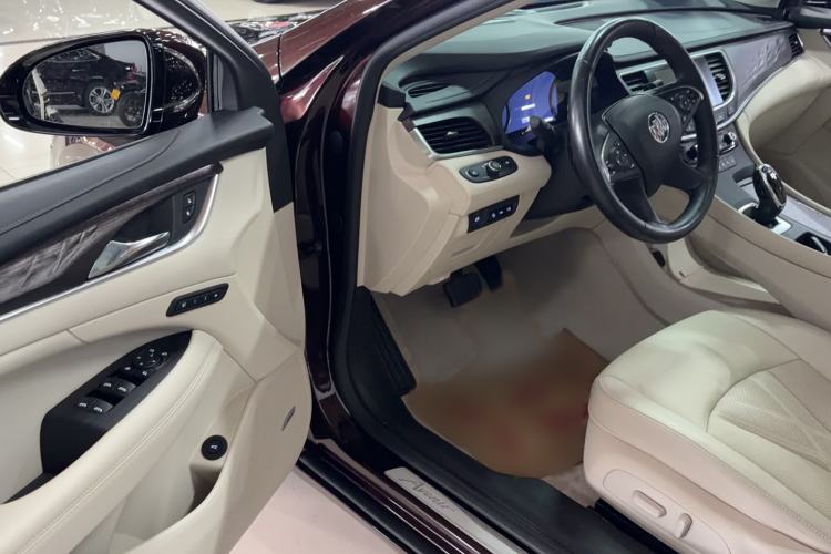 Used Buick LaCrosse 2022 Avenir Avia First Edition Interior 4