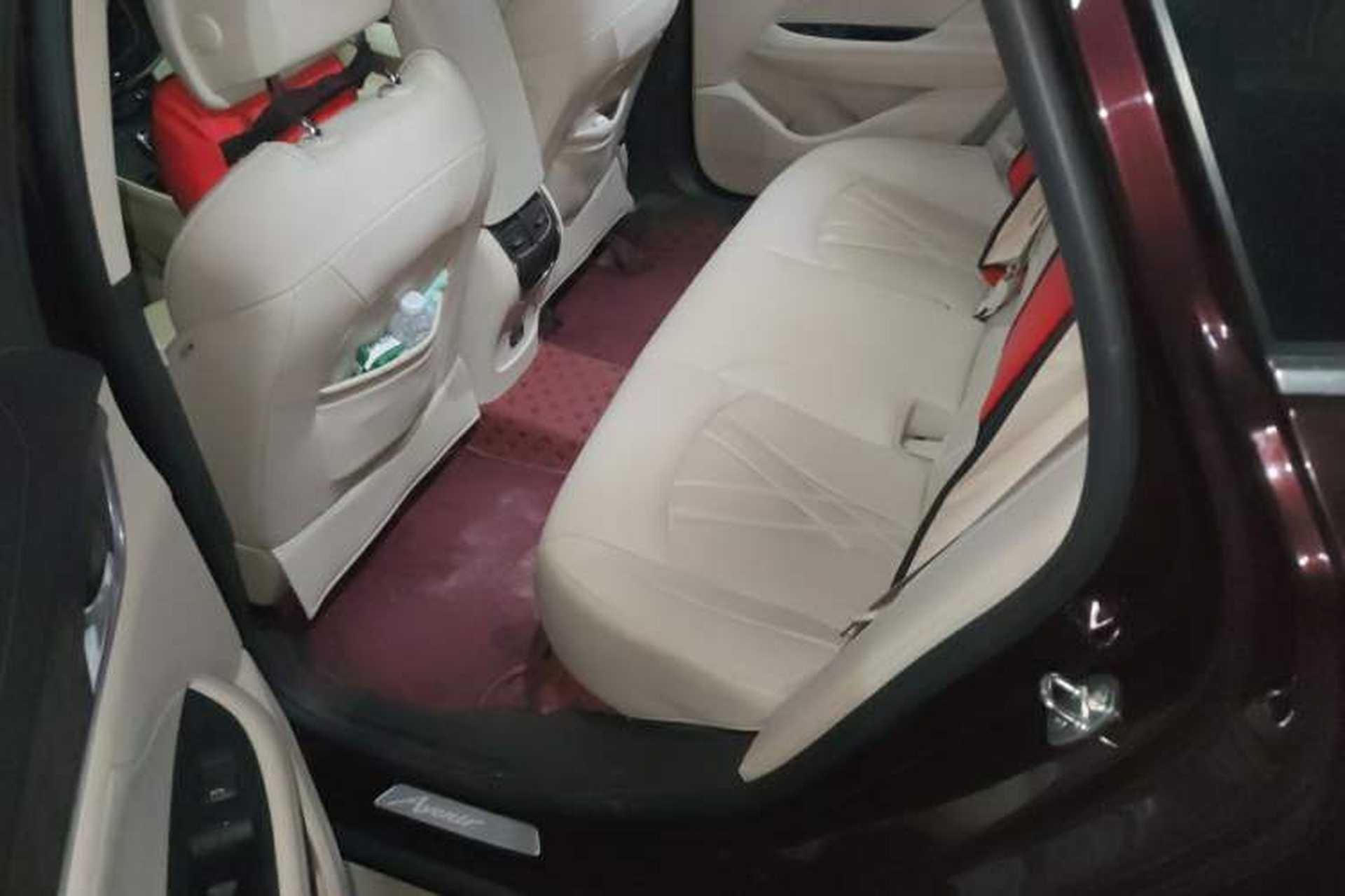 Used Buick LaCrosse 2022 Avenir Avia First Edition Interior 4