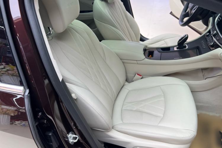Used Buick LaCrosse 2022 Avenir Flagship Model Interior 9