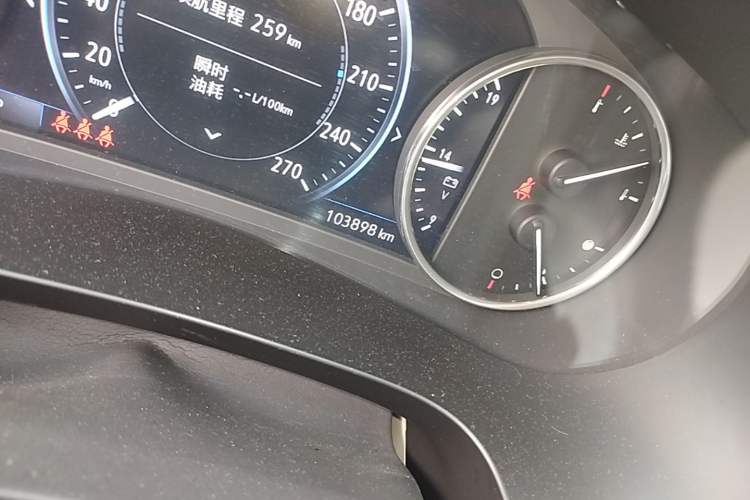 Used Buick LaCrosse 2022 Avenir Avia First Edition Odometer Close Up
