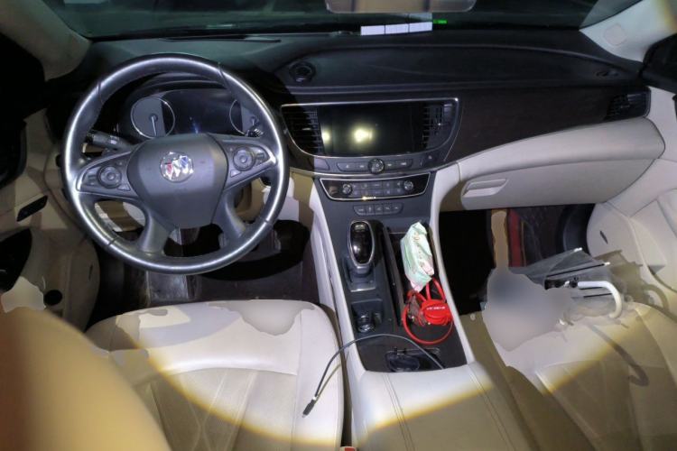 Used Buick LaCrosse 2022 Avenir Avia First Edition Center Console