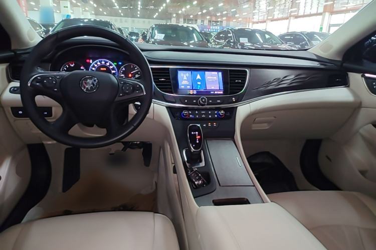 Used Buick LaCrosse 2022 Avenir Flagship Model Center Console