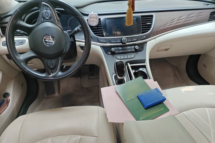 Used Buick LaCrosse 2022 Avenir Flagship Model Center Console