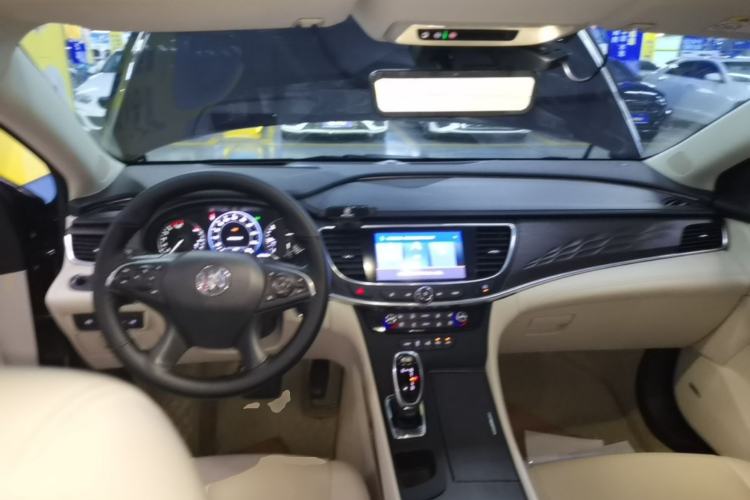 Used Buick LaCrosse 2022 Avenir Avia First Edition Center Console
