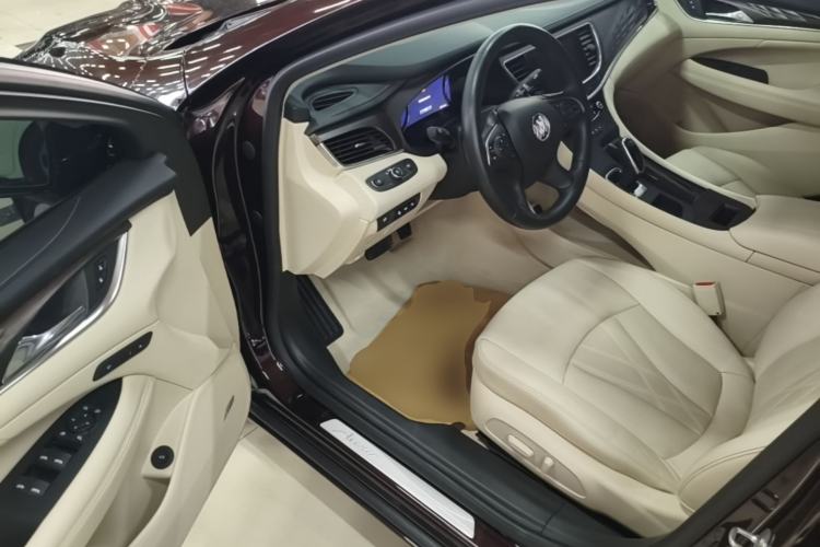 Used Buick LaCrosse 2022 Avenir Avia First Edition Driver Seat
