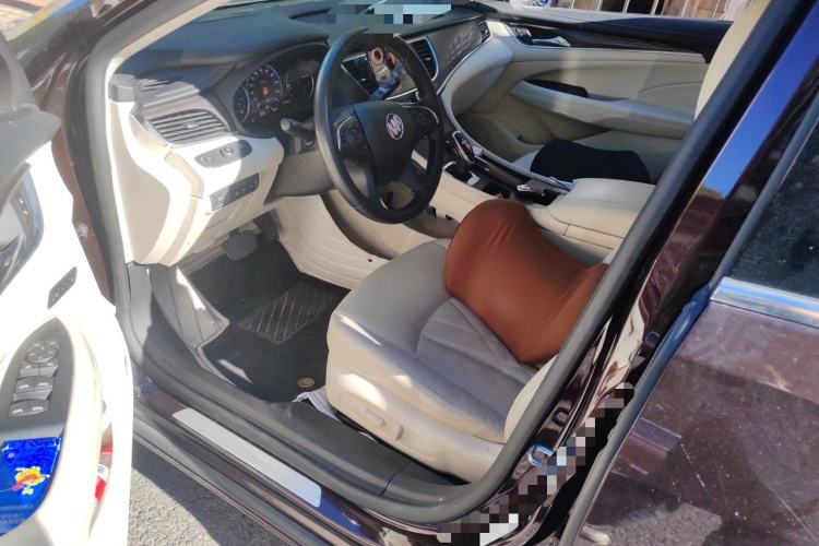 Used Buick LaCrosse 2022 Avenir Avia First Edition Driver Seat