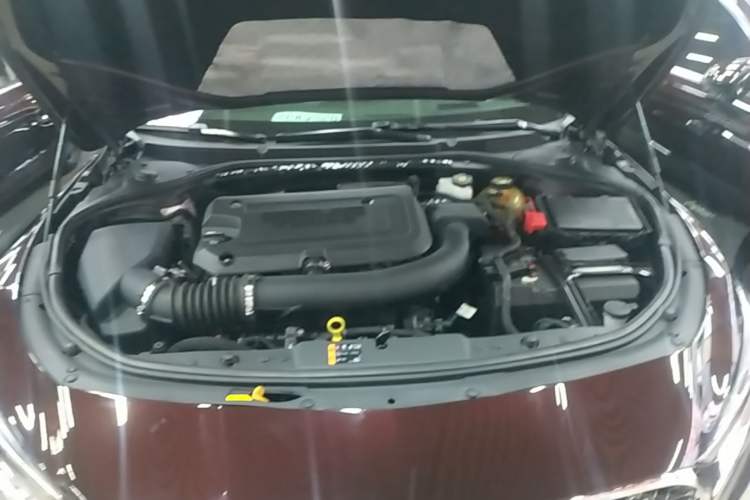 Used Buick LaCrosse 2022 Avenir Flagship Model Engine Bay